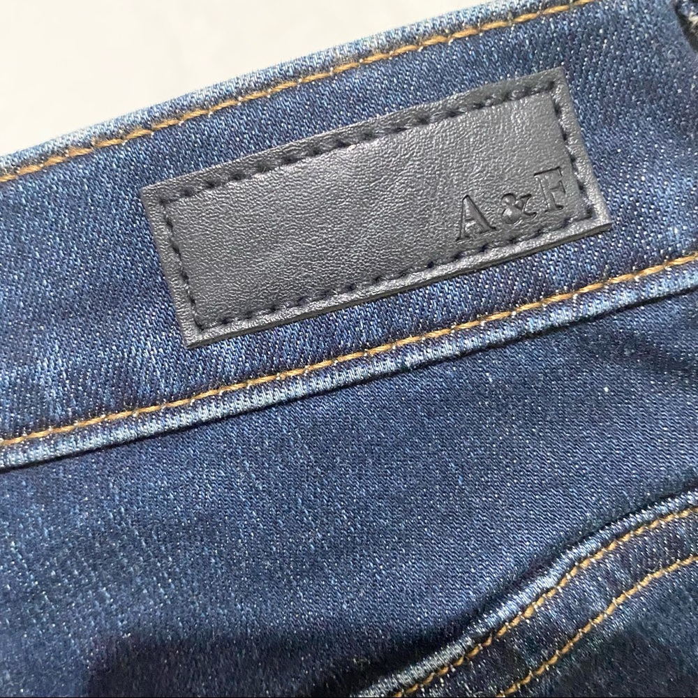 Abercrombie & Fitch. Ultra High Rise jeggings - Picture 3 of 4